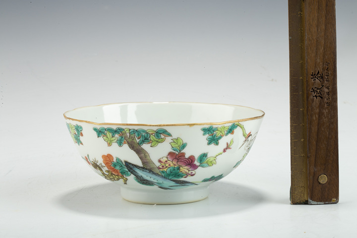 古玩陶瓷清晚·粉彩鹿鶴同春圖花口碗拍賣，當前價格2118元