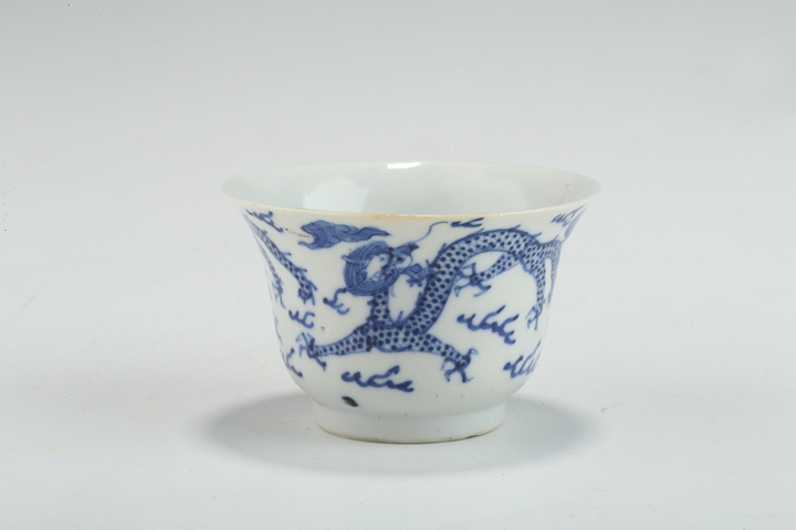 古玩陶瓷清晚·青花龍紋杯拍賣,當前價格2488元