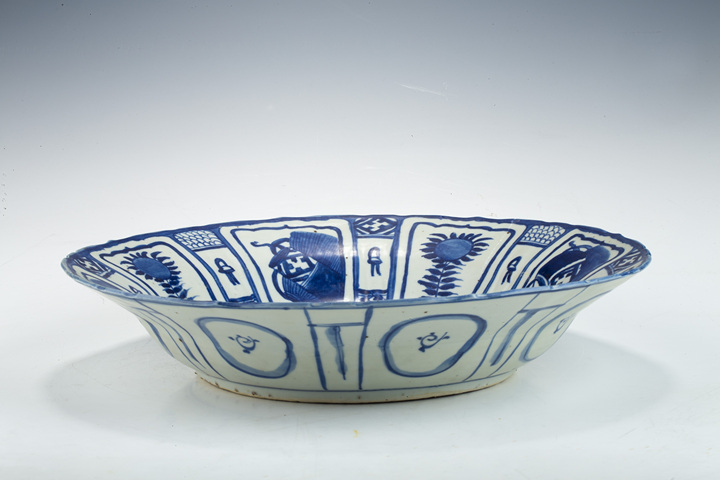 古玩陶瓷明萬歷·青花立龍紋克拉克大盤
拍賣，當前價格0元