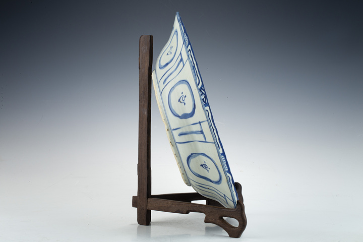 古玩陶瓷明萬歷·青花立龍紋克拉克大盤
拍賣，當前價格0元