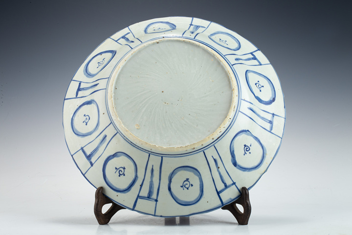 古玩陶瓷明萬歷·青花立龍紋克拉克大盤
拍賣，當前價格0元