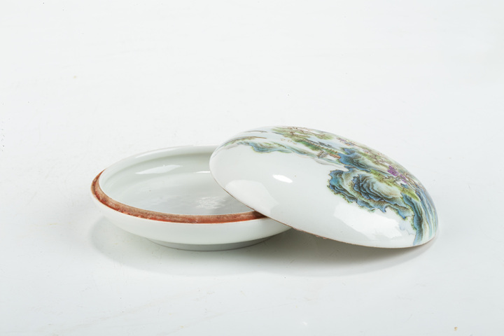 古玩陶瓷民國·粉彩山水人物紋印泥盒
真品鑒賞圖