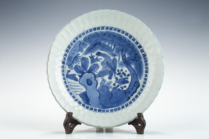 古玩陶瓷明晚·青花英雄獨立紋花口盤拍賣,當前價格1344元