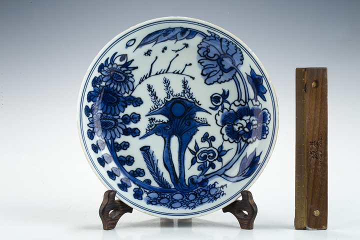 古玩陶瓷明晚·青花洞石花卉紋盤
拍賣，當前價格0元