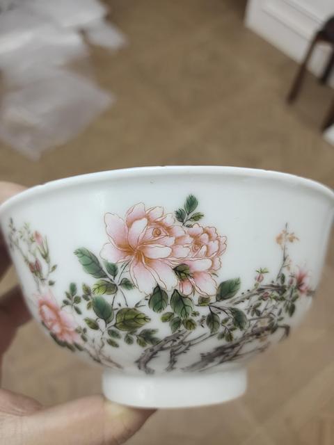 古玩陶瓷粉彩花鳥圖紋碗真品鑒賞圖
