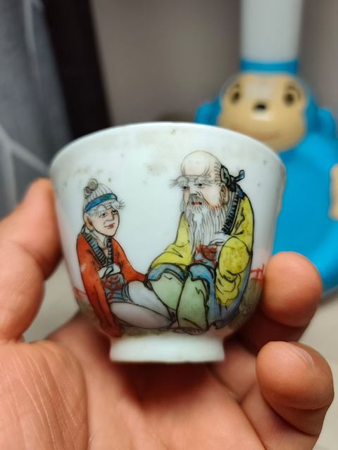 古玩陶瓷民國粉彩祝壽圖壓手杯真品鑒賞圖
