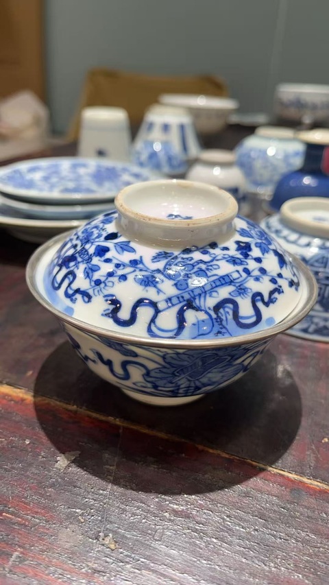 古玩陶瓷青花蓋碗真品鑒賞圖