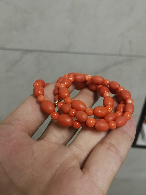 古玩玉器天然珊瑚串真品鑒賞圖