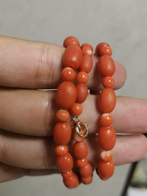 古玩玉器天然珊瑚串真品鑒賞圖