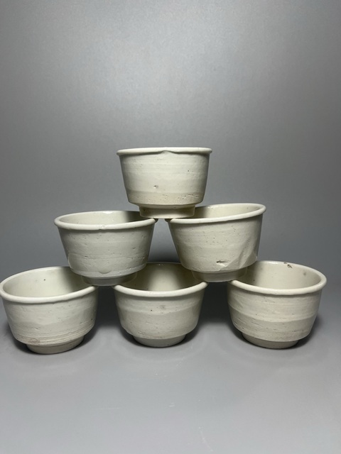古玩陶瓷明代米黃釉茶杯一套拍賣,當前價格0元