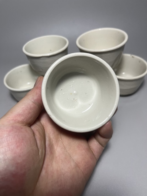 古玩陶瓷明代米黃釉茶杯一套拍賣,當前價格0元
