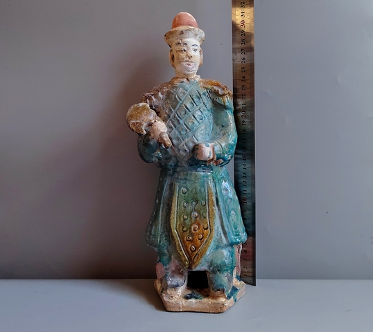 古玩陶瓷明代三彩持板斧將軍俑拍賣,當(dāng)前價(jià)格0元