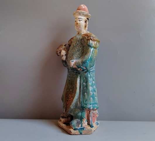 古玩陶瓷明代三彩持板斧將軍俑拍賣,當(dāng)前價(jià)格0元