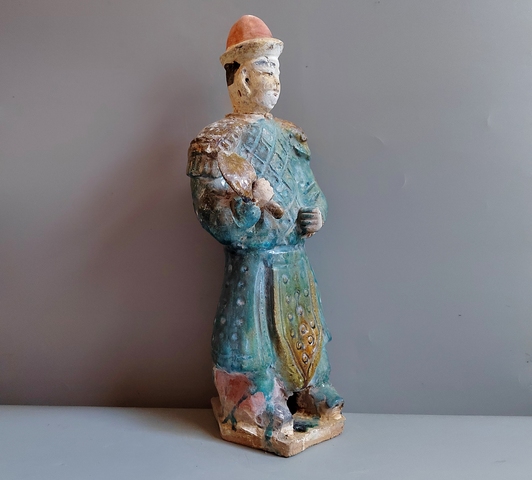 古玩陶瓷明代三彩持板斧將軍俑拍賣,當(dāng)前價(jià)格0元