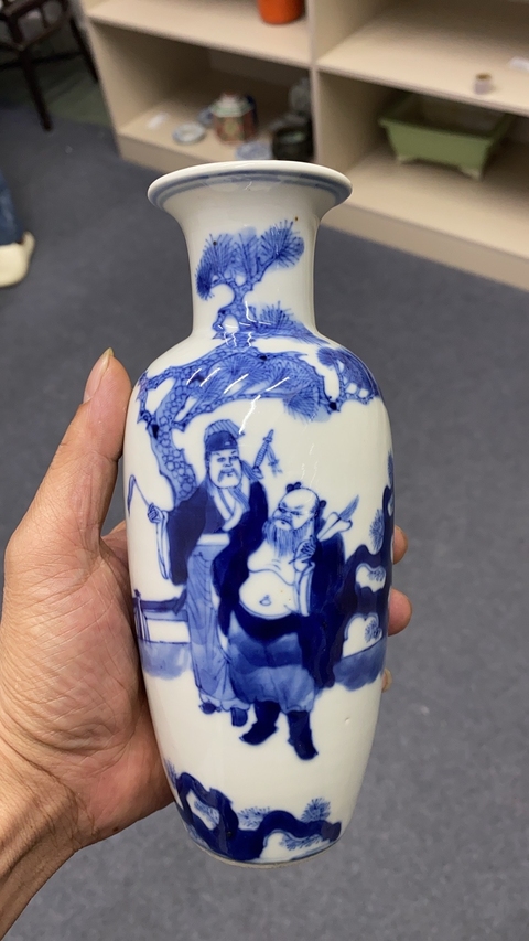 古玩陶瓷青花瓶真品鑒賞圖