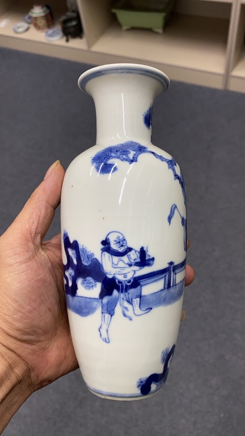 古玩陶瓷青花瓶真品鑒賞圖