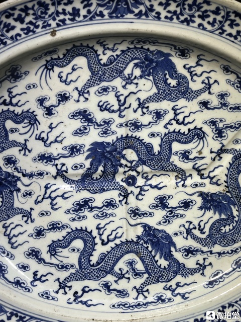古玩陶瓷青花云龍紋折沿盤真品鑒賞圖