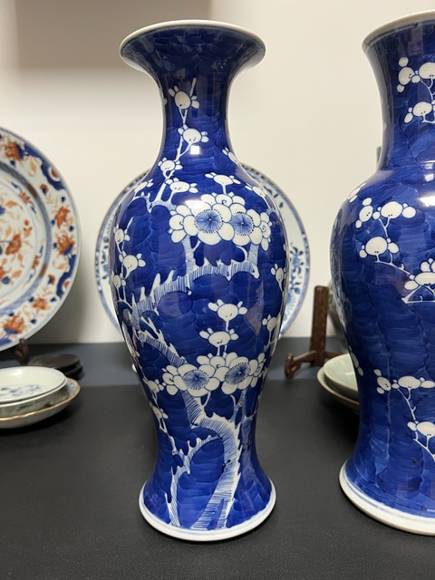 古玩陶瓷青花冰梅圖觀音瓶真品鑒賞圖