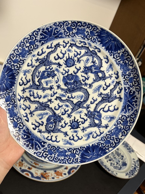 古玩陶瓷青花龍紋折腰盤真品鑒賞圖