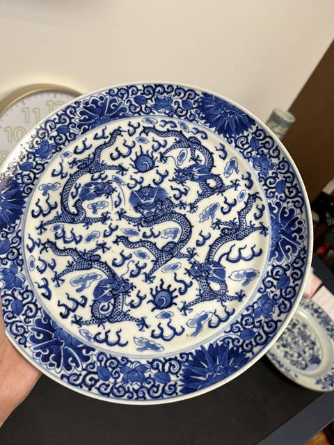 古玩陶瓷青花龍紋折腰盤真品鑒賞圖