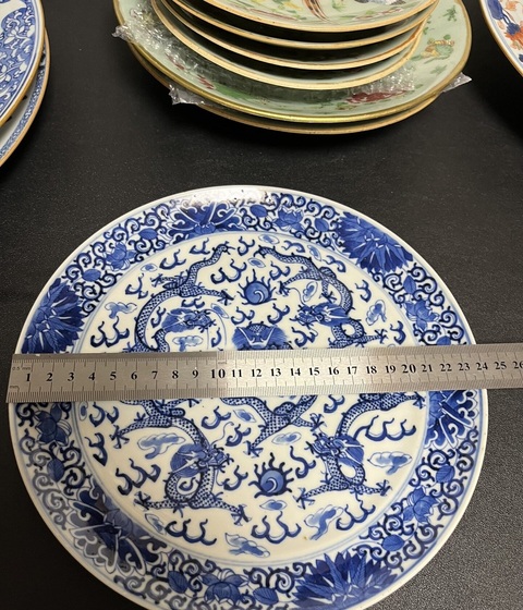 古玩陶瓷青花龍紋折腰盤真品鑒賞圖