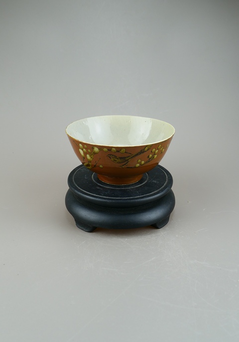 古玩陶瓷清晚期.紫金釉彩繪花鳥紋茶碗(傳世品)拍賣,當前價格9999元