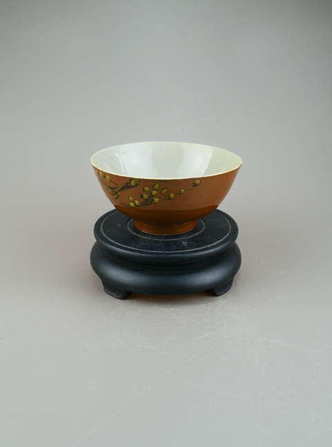 古玩陶瓷清晚期.紫金釉彩繪花鳥紋茶碗(傳世品)拍賣,當前價格9999元