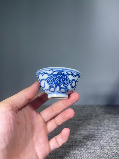 古玩陶瓷清中期.青花淡描花卉喜字杯拍賣,當前價格235元