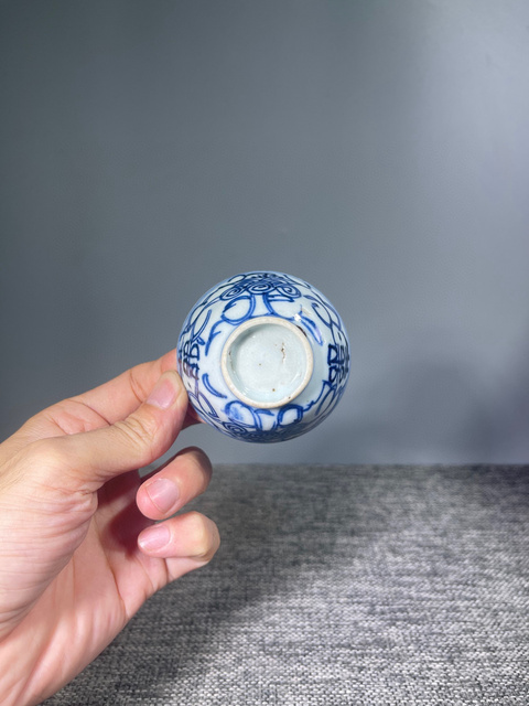 古玩陶瓷清中期.青花淡描花卉喜字杯拍賣,當前價格235元