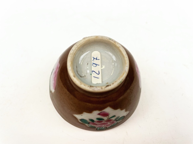 古玩陶瓷清雍正·粉彩桃紋紫金釉杯拍賣，當前價格128元