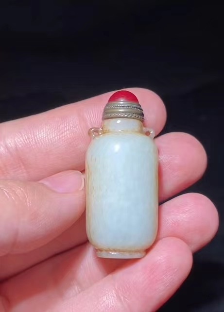 古玩玉器和田玉鼻煙壺真品鑒賞圖