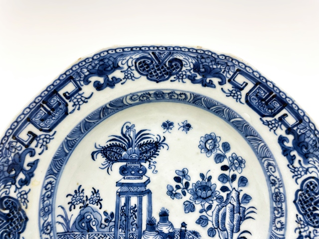 古玩陶瓷清早期·青花博古清貢盤拍賣,當前價格410元