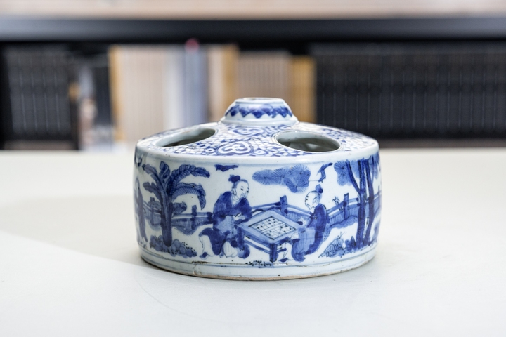 古玩陶瓷青花人物故事紋花插真品鑒賞圖