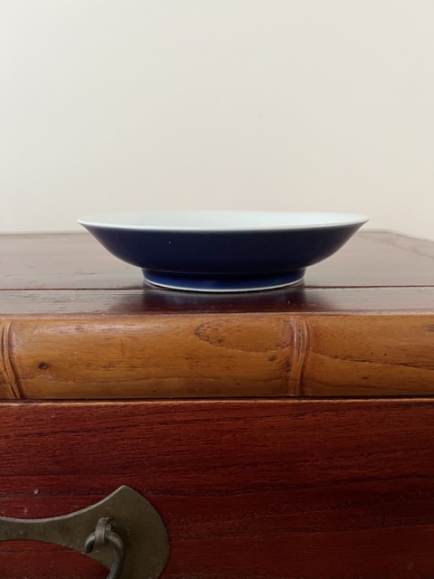 古玩陶瓷清早期藍釉盤真品鑒賞圖