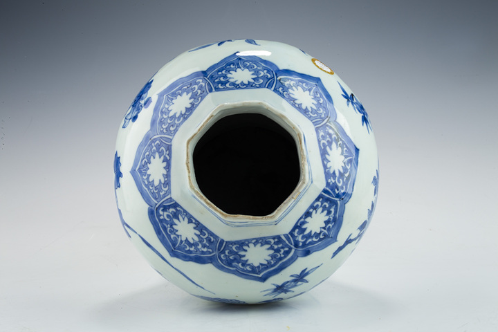 古玩陶瓷明晚期·青花折枝花卉紋八棱罐拍賣，當前價格23352元