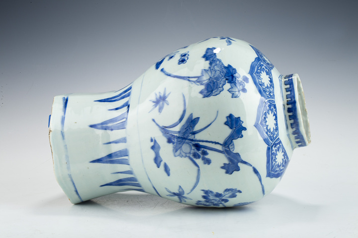 古玩陶瓷明晚期·青花折枝花卉紋八棱罐拍賣，當前價格23352元