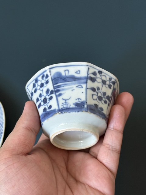 古玩陶瓷山水紋青花杯盤真品鑒賞圖