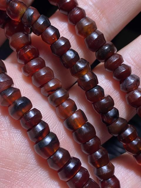 古玩玉器紅瑪瑙珠串真品鑒賞圖