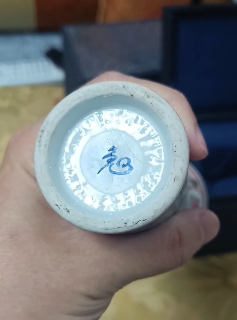 古玩陶瓷粉彩花卉開窗人物花觚（日本）真品鑒賞圖