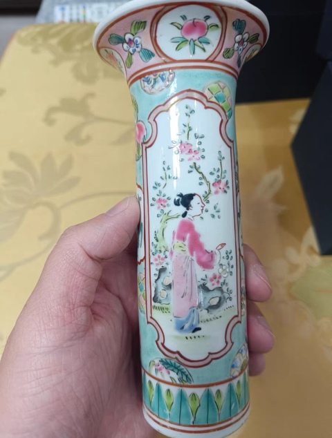 古玩陶瓷粉彩花卉開窗人物花觚（日本）真品鑒賞圖