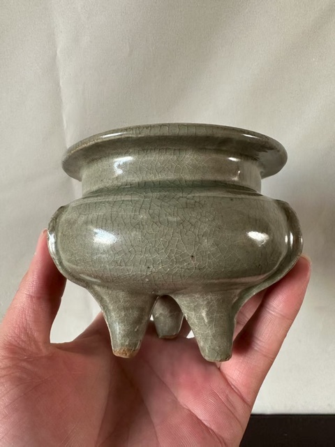 古玩陶瓷龍泉鬲式三足爐真品鑒賞圖