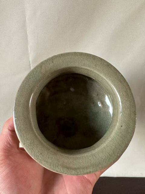 古玩陶瓷龍泉鬲式三足爐真品鑒賞圖