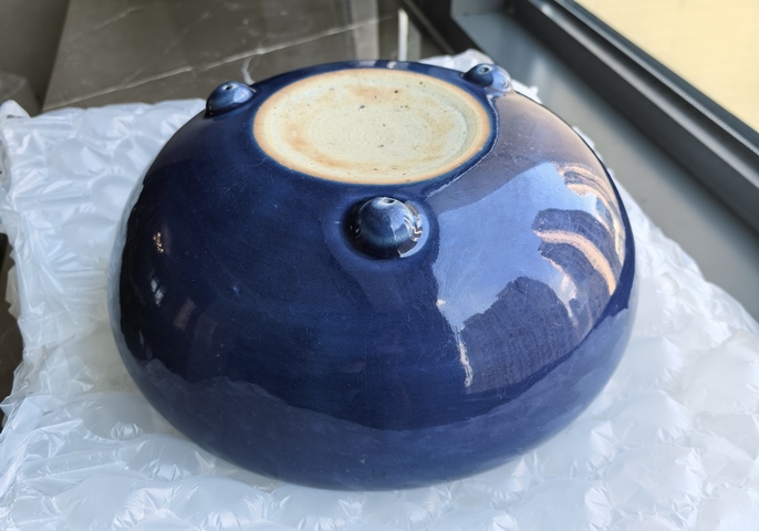 古玩陶瓷霽藍釉三足爐真品鑒賞圖