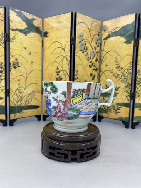 古玩陶瓷粉彩人物故事紋茶杯真品鑒賞圖