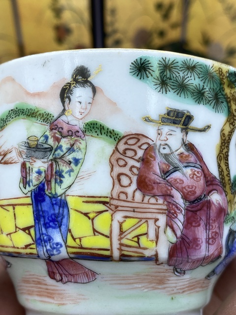 古玩陶瓷粉彩人物故事紋茶杯真品鑒賞圖