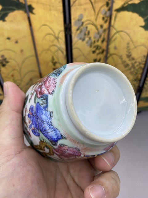 古玩陶瓷粉彩人物故事紋茶杯真品鑒賞圖