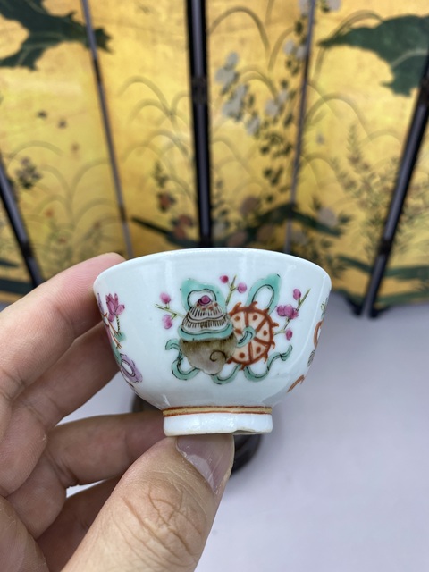 古玩陶瓷清同治時期 粉彩八寶紋仰鐘杯拍賣,當前價格2277元