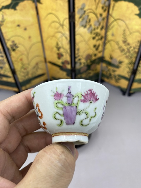 古玩陶瓷清同治時期 粉彩八寶紋仰鐘杯拍賣,當前價格2277元