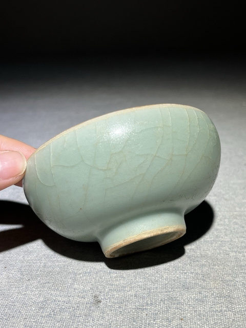 古玩陶瓷龍泉窯直口盞真品鑒賞圖