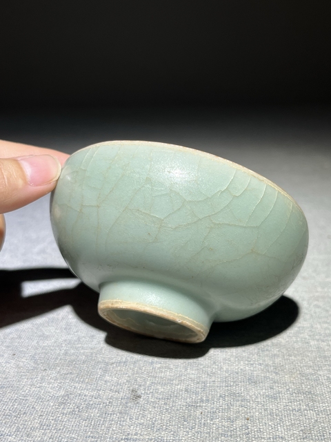 古玩陶瓷龍泉窯直口盞真品鑒賞圖